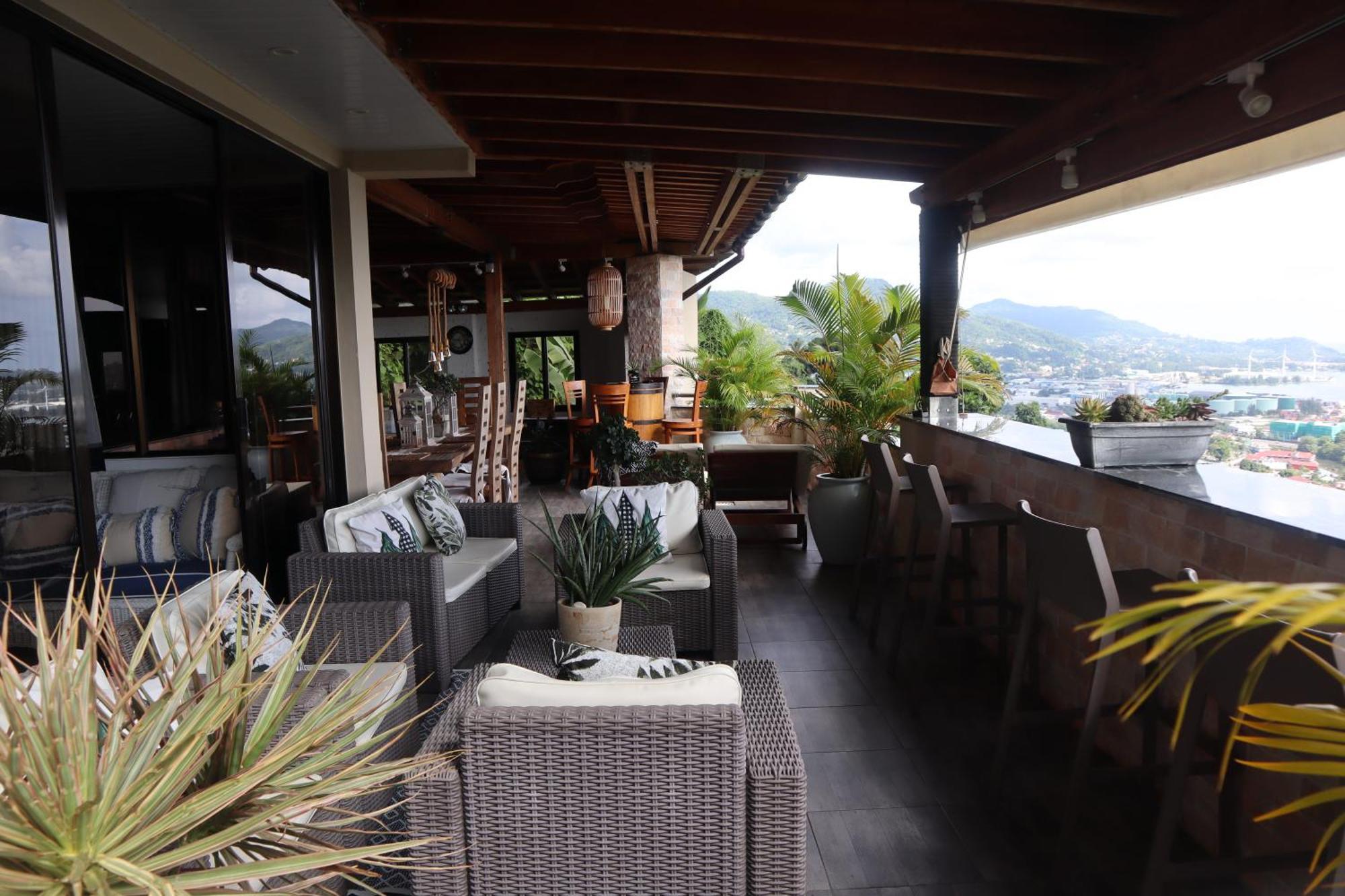180 Degrees Self-Catering Hotel Victoria Exterior photo