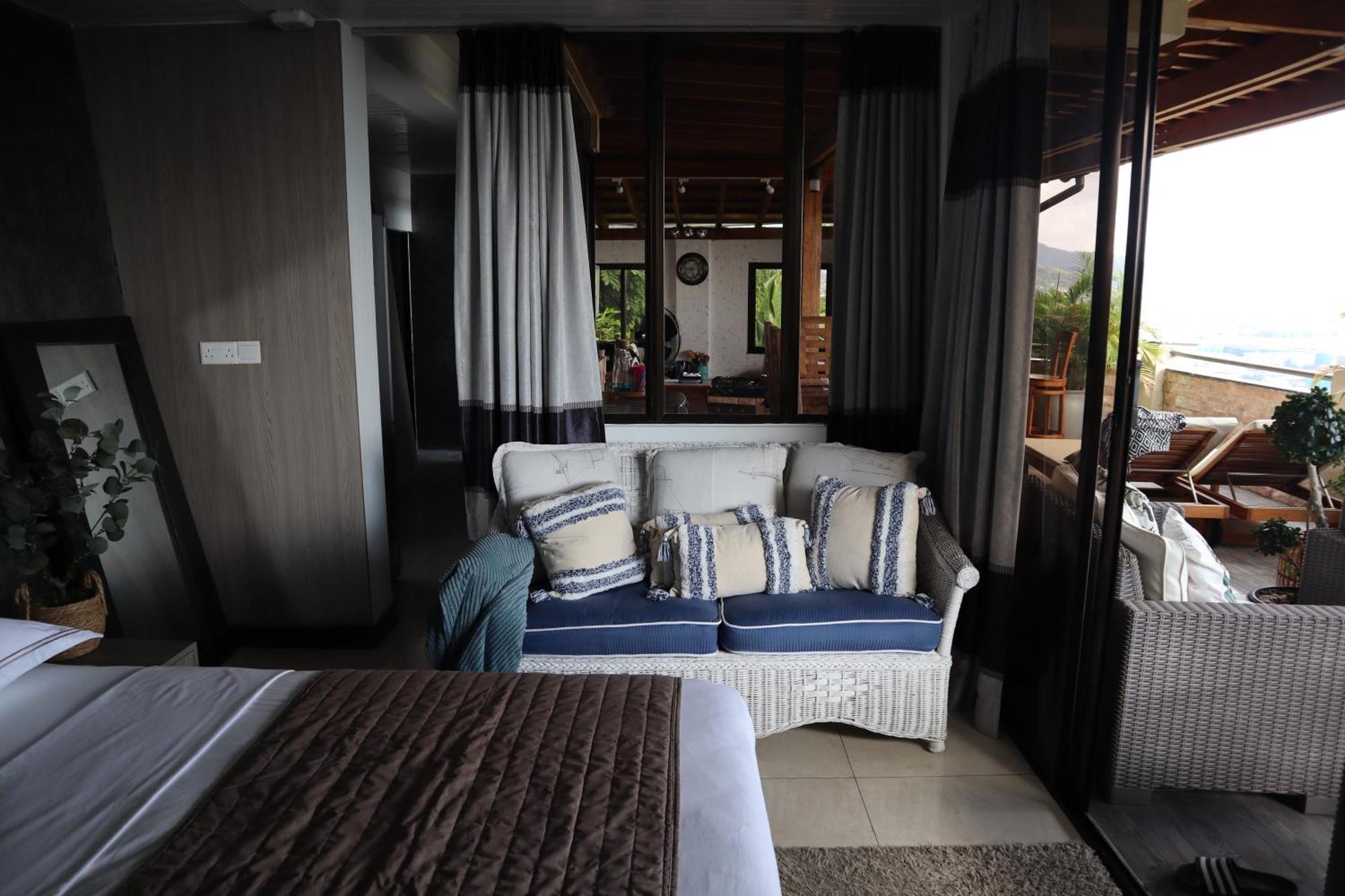 180 Degrees Self-Catering Hotel Victoria Exterior photo